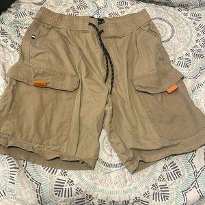 Men’s Edgar & Ash small cargo shorts